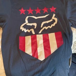 Selling fox blue and red cotton small t-shirt